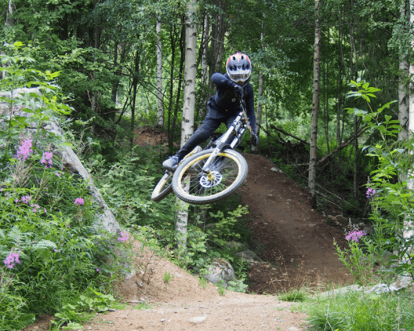 MTB kurs kids camp downhill mountainbike läger.