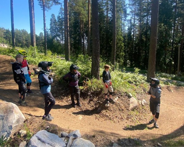 MTB kurs för ungdomar i sommar i Järvsö Bergscykelpark.