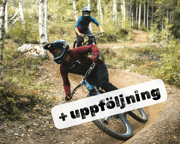 Mountainbike skills clinic with mtb coach in bike park.